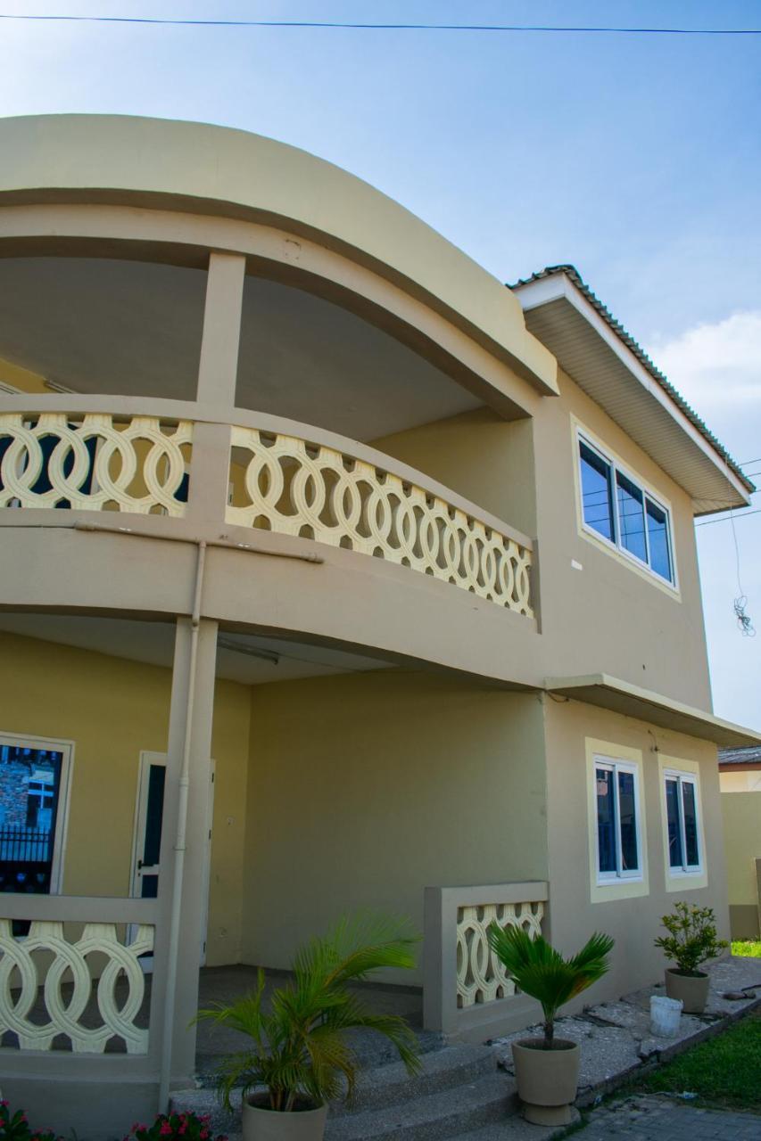 Brannic Lodge Acra Exterior foto